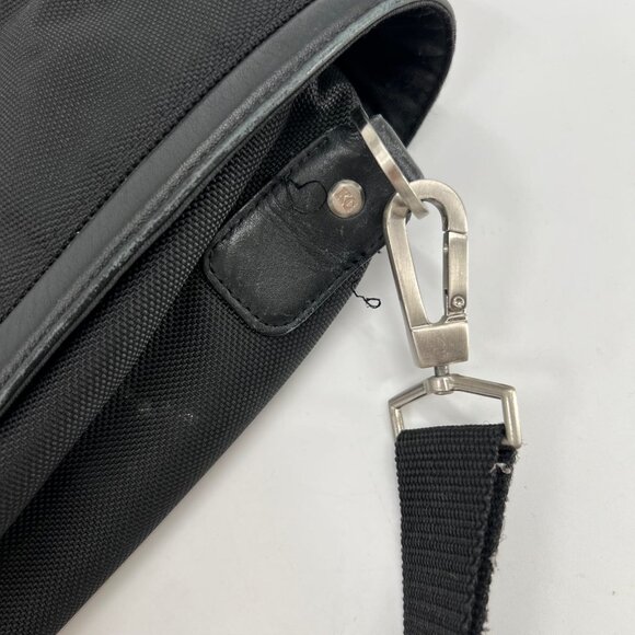 Kenneth Cole Black Adjustable Messenger Laptop Bag | Classic Design - Picture 7 of 12